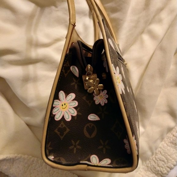 Cute Handbag - Picture 6 of 14